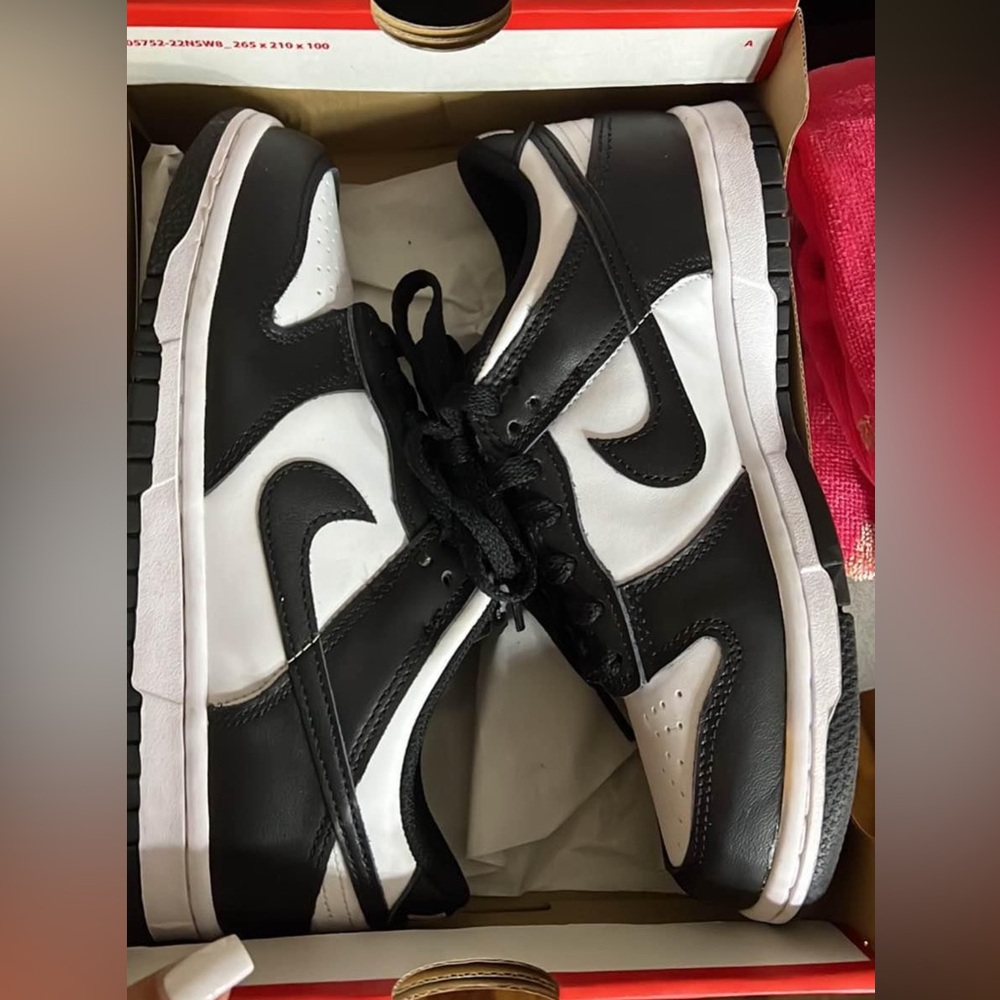 Nike Men's Black and White Sneakers